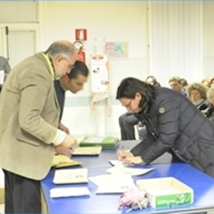 Consegna diplomi ai partecipanti al corso di Farra di Soligo